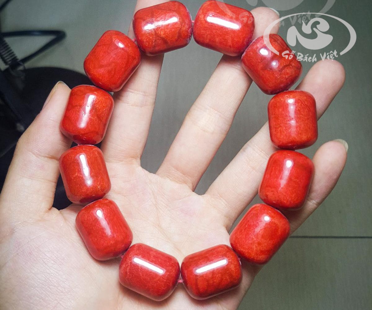 Lựa chọn quà tặng cho phụ nữ trung niên thiết thực nhất vừa sang trọng, vừa mang lại may mắn cho người nhận